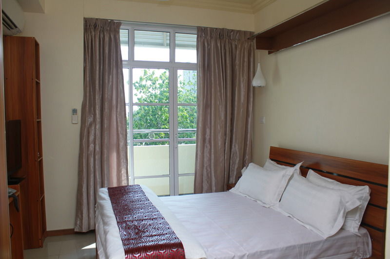 Surfview Raalhugandu Hotel Мале Екстериор снимка
