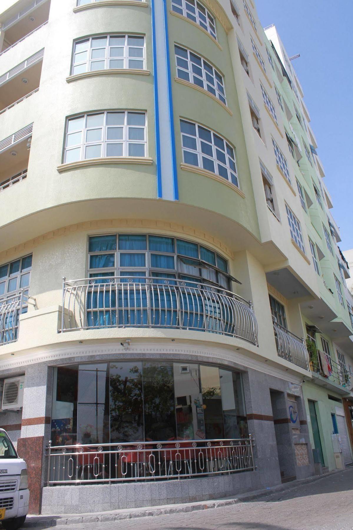 Surfview Raalhugandu Hotel Мале Екстериор снимка